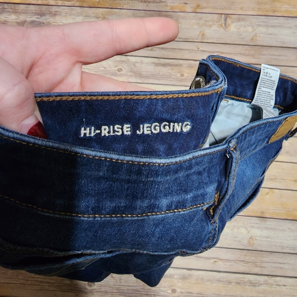 AE High Rise - Picture 3 of 6